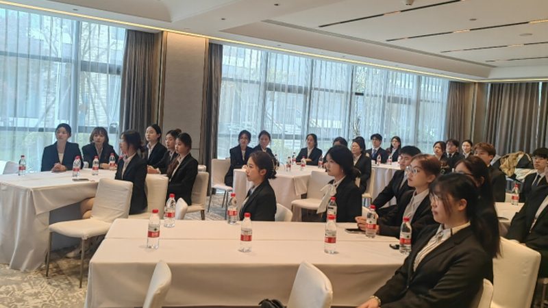 亲子游攻略书根据内容侧重点不同，可以分为以下几类：